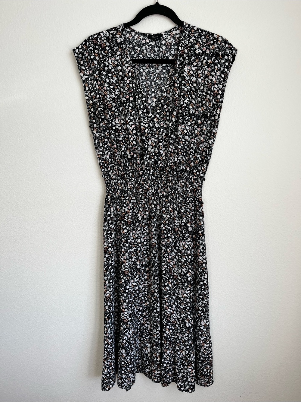 Rails Floral Dress in Black/White/Light Pink/Orange, Size Medium